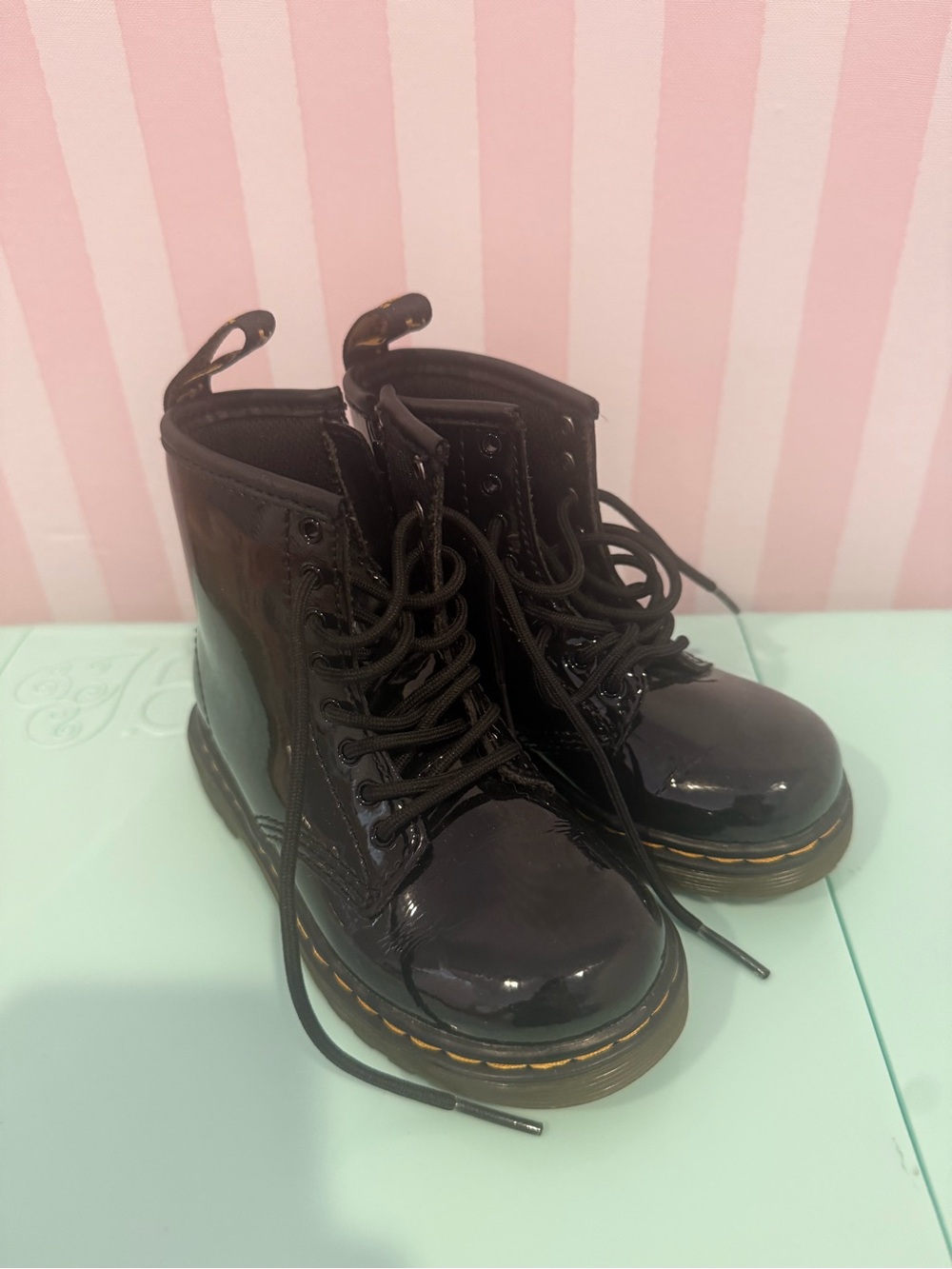 Dr. Martens Kids Black Patent Lace-Up Ankle Boots